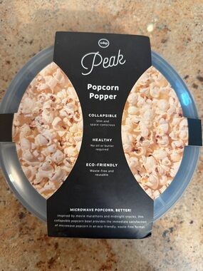 NWT - Peak Popcorn Popper-  BPA free dishwasher safe, microwave safe